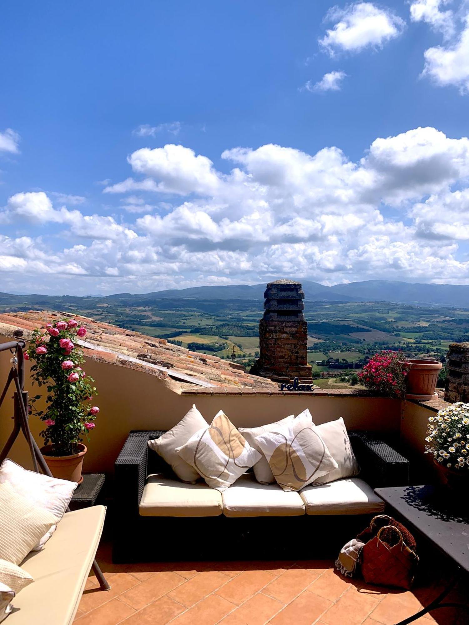 Ferienwohnung La Terrazza Sul Verde, Vista Mozzafiato In Pieno Centro Todi Exterior foto